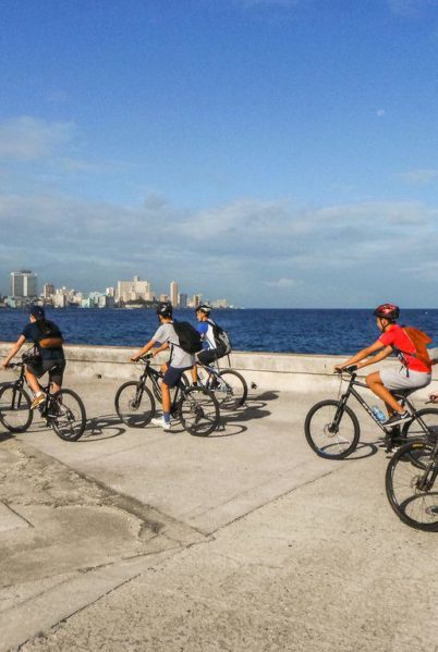 Indalo-Cuba_La-Havane-en-vélo-Malecon