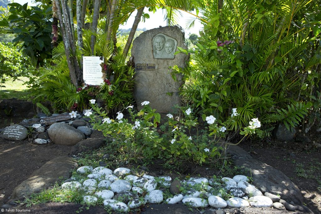 Indalo_Polynesie_Guide_Hiva Oa-tombe de Brel
